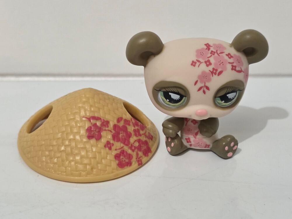 Hasbro Littlest Pet Shop #904 Postcard Panda Bear 2007